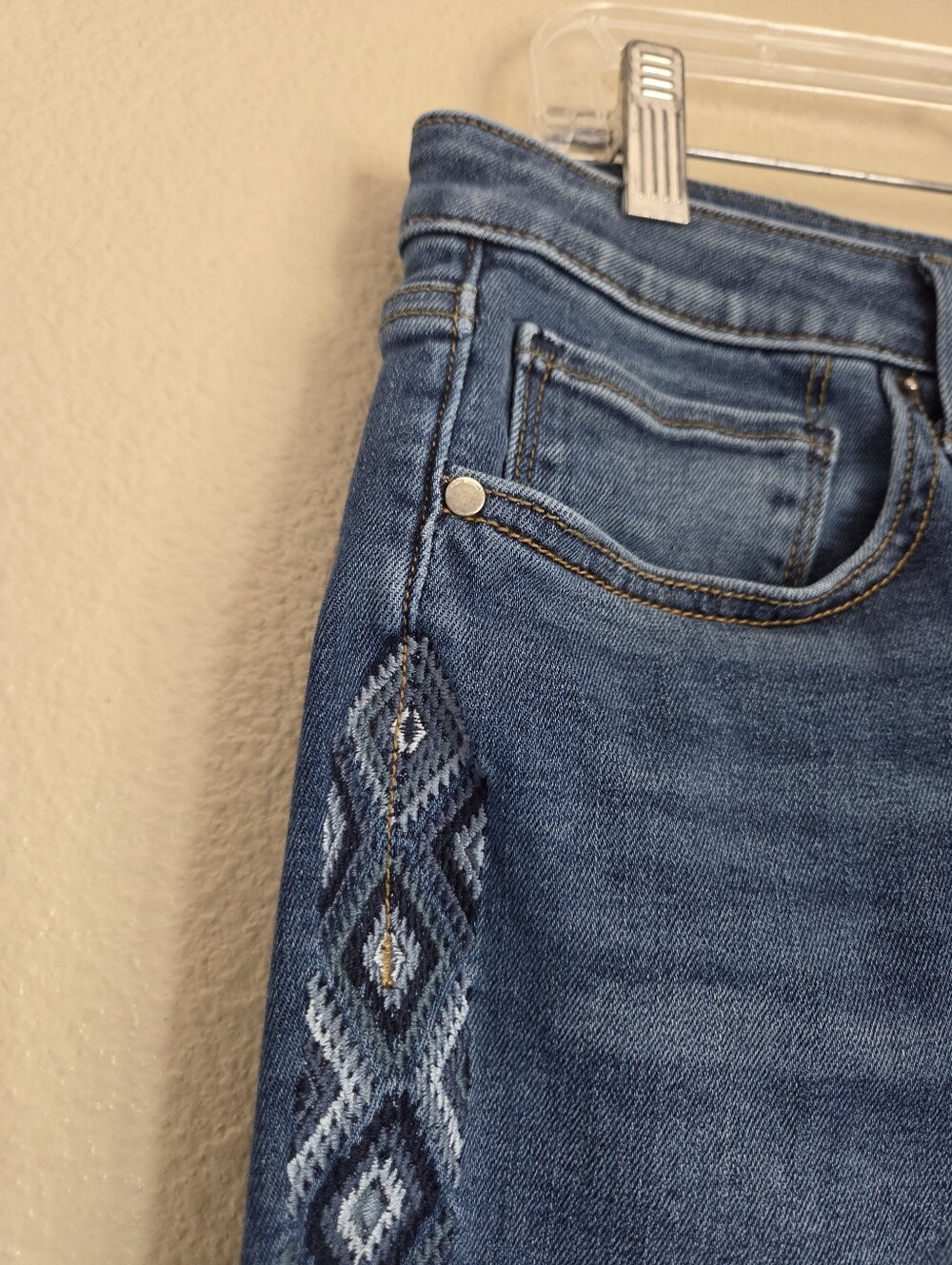 driftwood jackie high rise jeans size 31x28 embroidered side trim medium wash - Picture 4 of 7